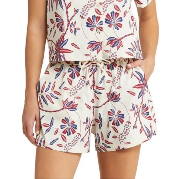 Outdoor Voices Pants - Outdoor Voices‎ Floral SolarCool 3" Short in Leaf Berry Size Small Unlined Beach